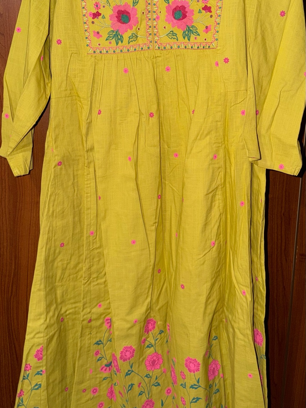 NWT lime green Embroidered Floral Dress. Size 16